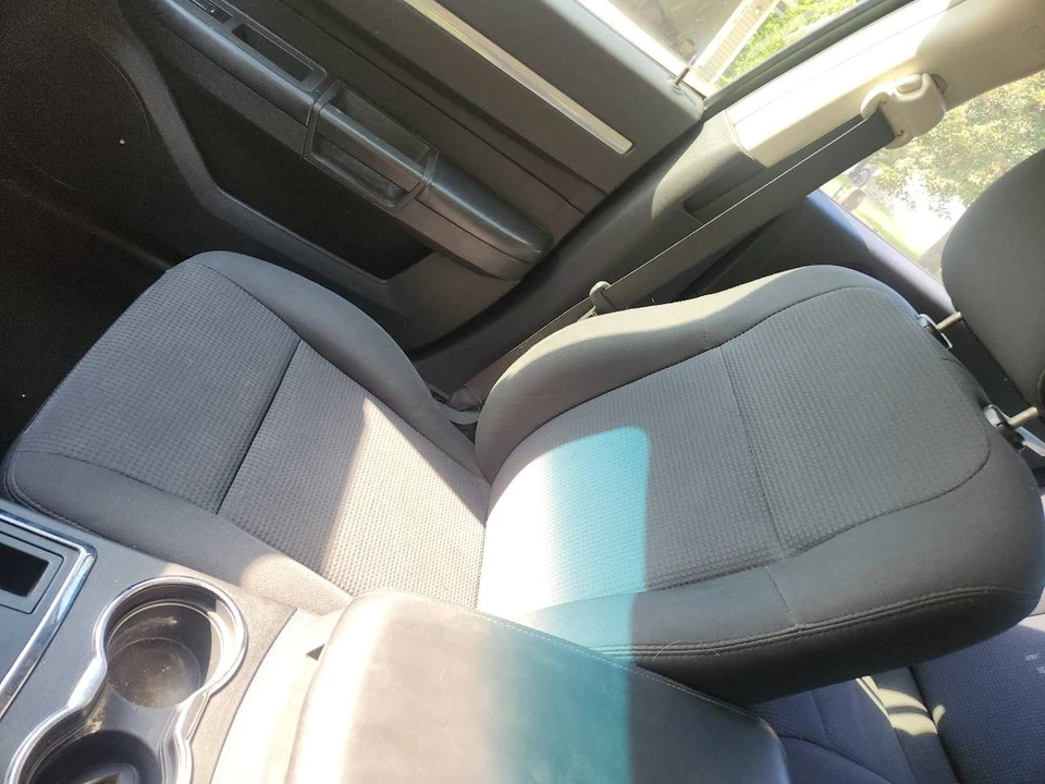 2010 Dodge Charger 6th Gen - Image 7 of 7