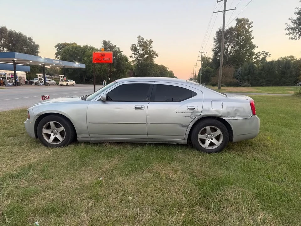 2010 Dodge Charger 6th Gen - Image 3 of 9