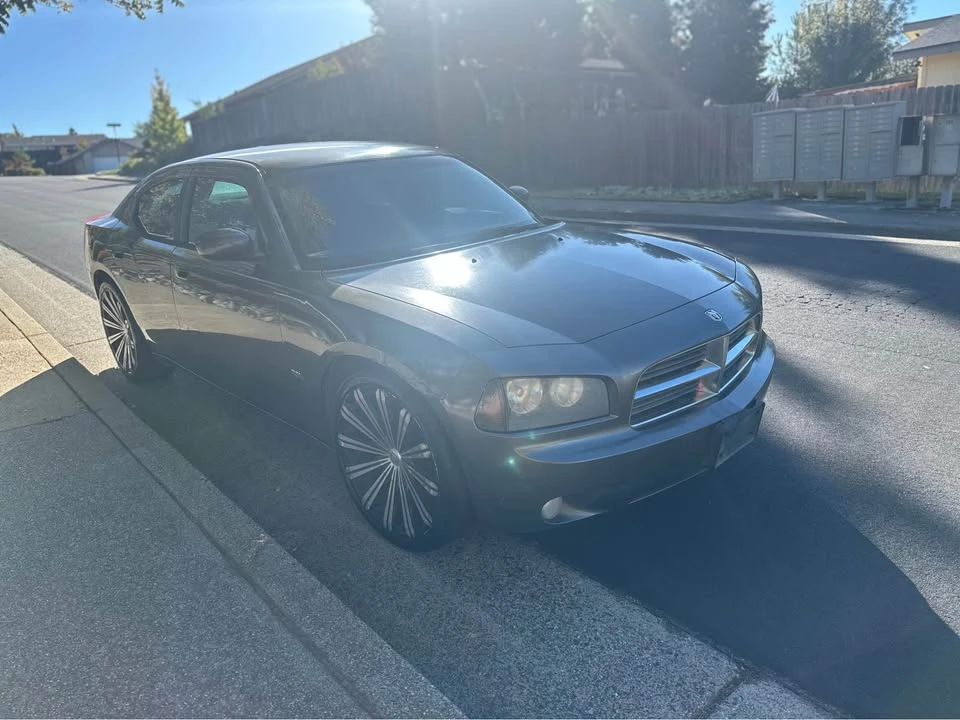 2010 Dodge Charger 6th Gen - Image 2 of 6