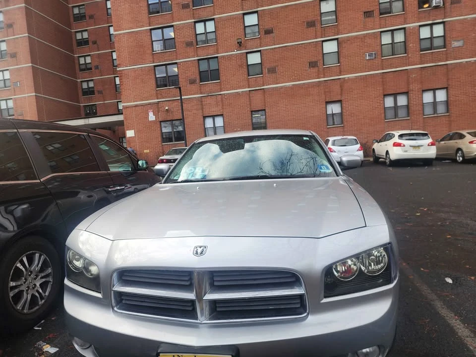 2010 Dodge Charger 6th Gen - Image 3 of 8