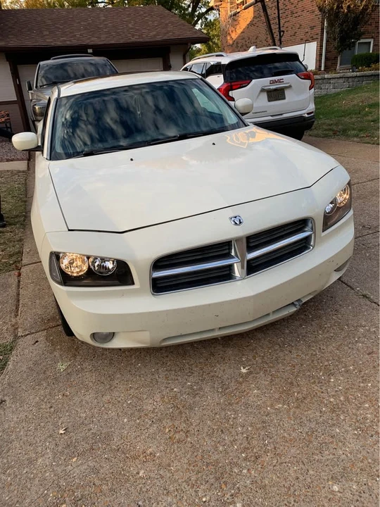 2010 Dodge Charger 6th Gen - Image 3 of 7