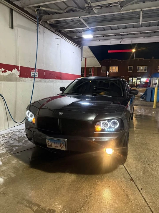 2010 Dodge Charger 6th Gen - Image 2 of 11
