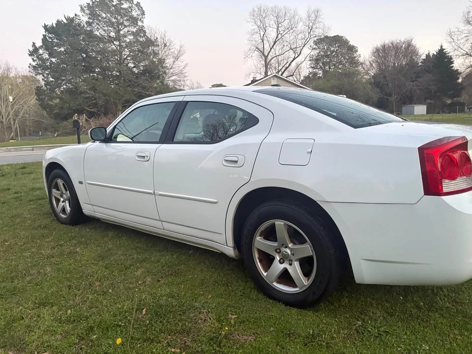 2010 Dodge Charger 6th Gen - Image 5 of 12