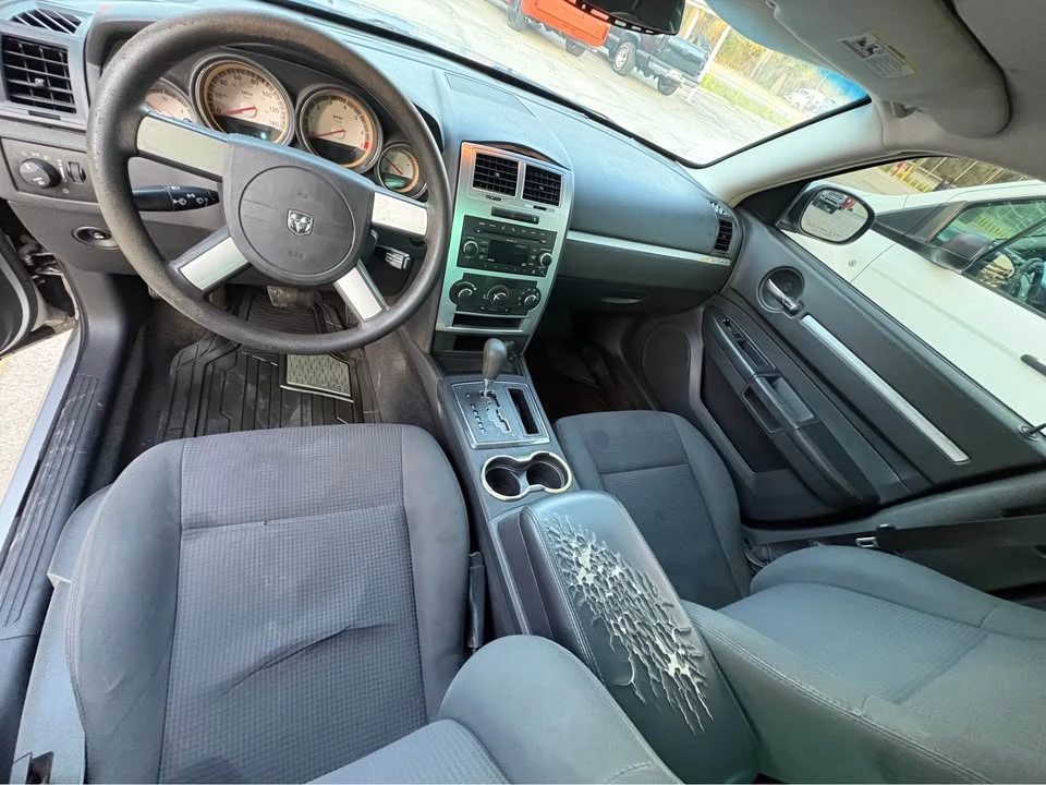 2010 Dodge Charger 6th Gen - Image 7 of 8