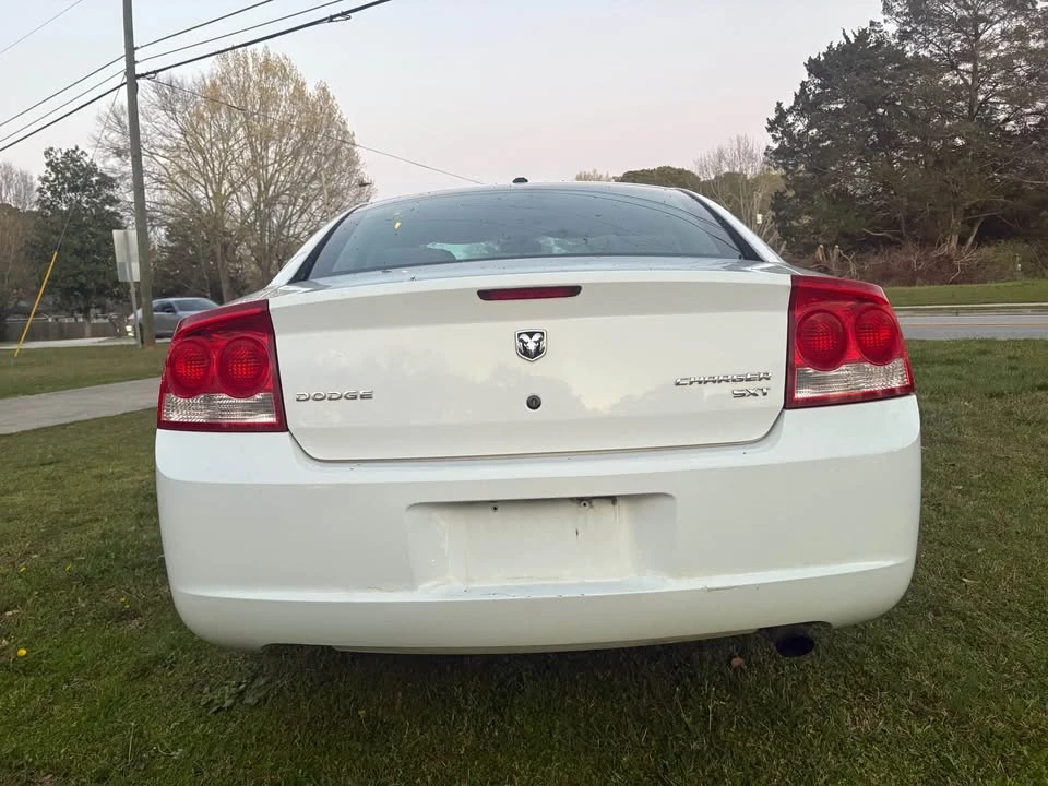 2010 Dodge Charger 6th Gen - Image 8 of 12