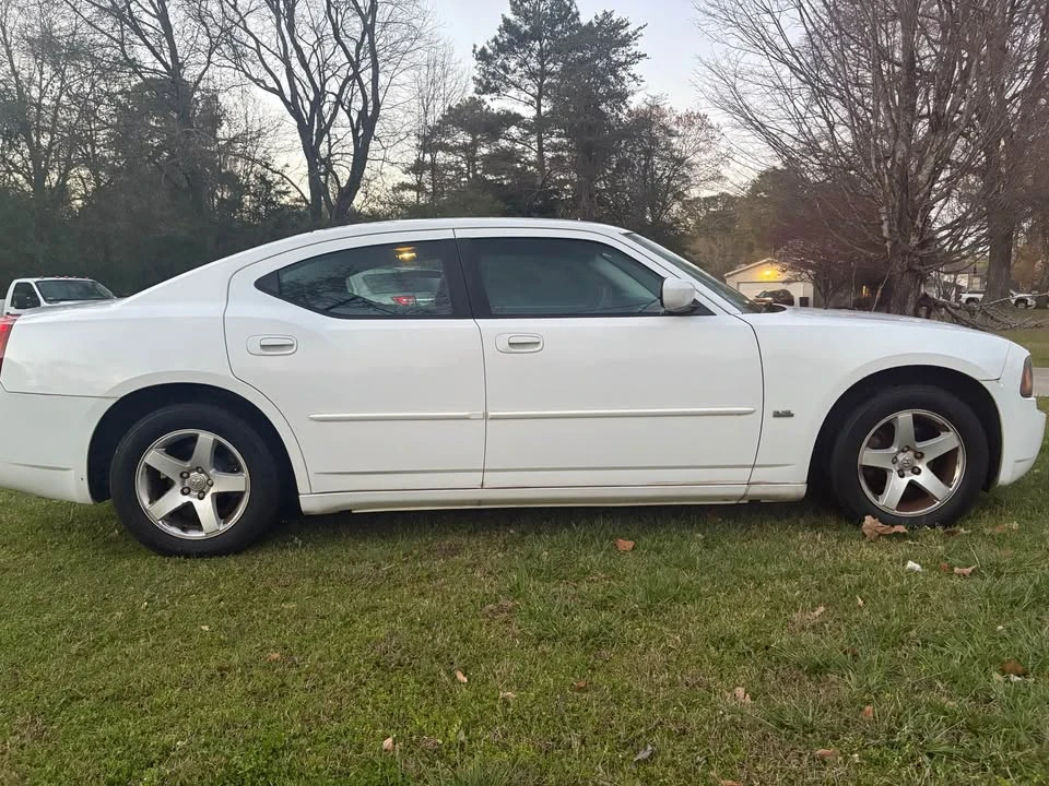 2010 Dodge Charger 6th Gen - Image 6 of 12