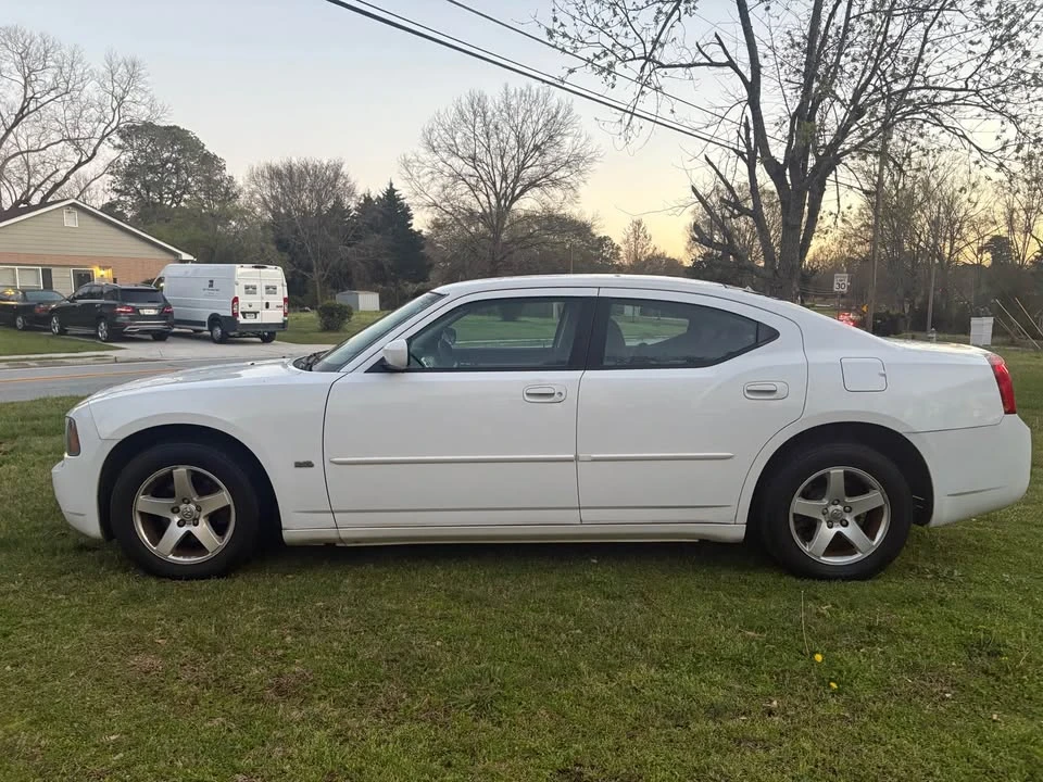 2010 Dodge Charger 6th Gen - Image 4 of 12