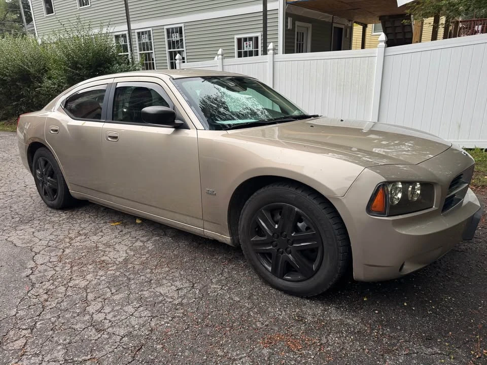 2010 Dodge Charger 6th Gen - Image 3 of 14