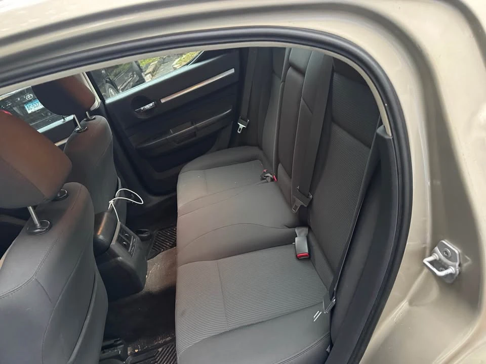 2010 Dodge Charger 6th Gen - Image 13 of 14