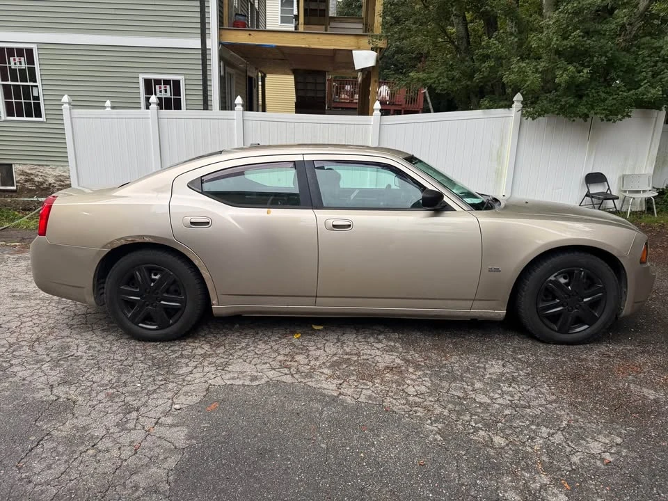 2010 Dodge Charger 6th Gen - Image 4 of 14