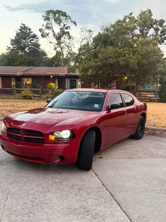 2010 Dodge Charger 6th Gen - Image 2 of 8