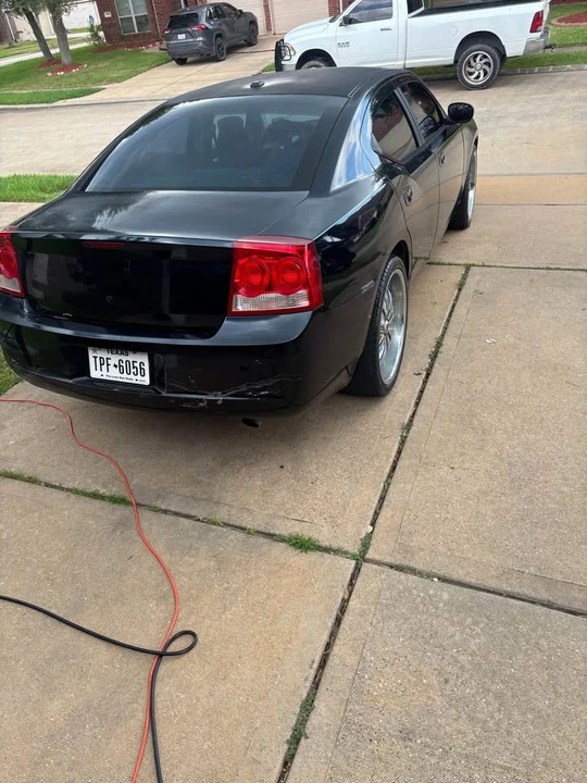 2010 Dodge Charger 6th Gen - Image 3 of 10