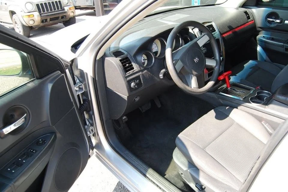 2010 Dodge Charger 6th Gen - Image 3 of 9