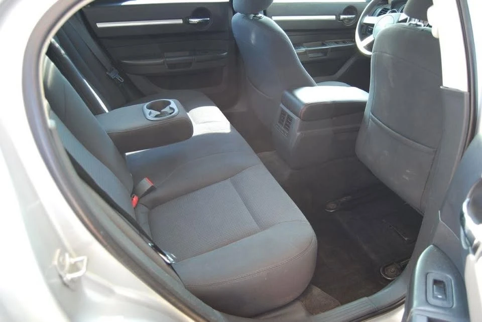 2010 Dodge Charger 6th Gen - Image 4 of 9