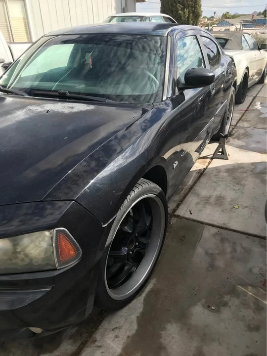 2010 Dodge Charger 6th Gen - Image 3 of 9