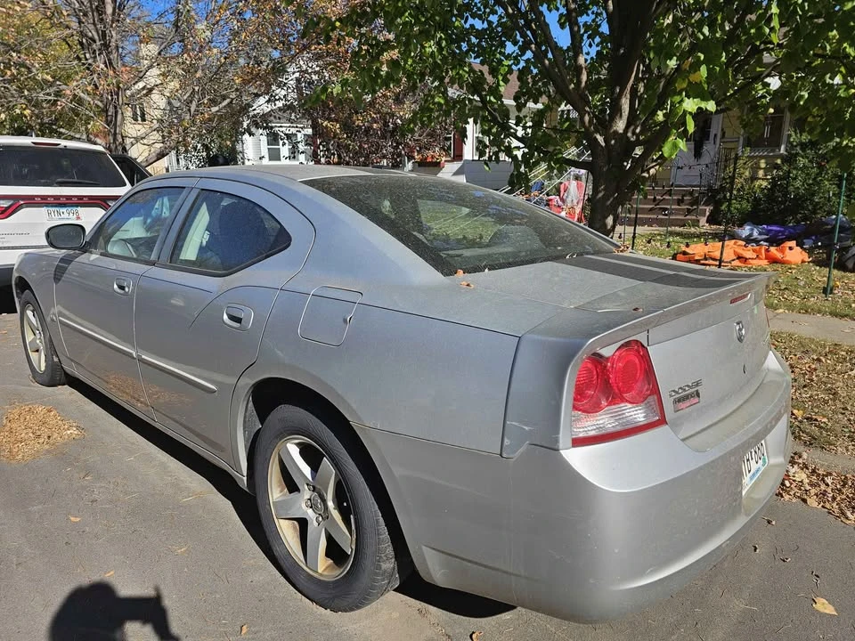 2010 Dodge Charger 6th Gen - Image 4 of 8