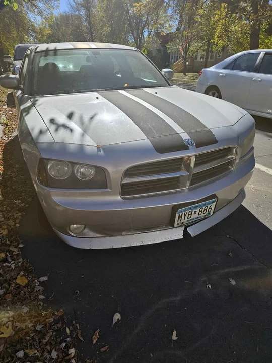2010 Dodge Charger 6th Gen - Image 2 of 8