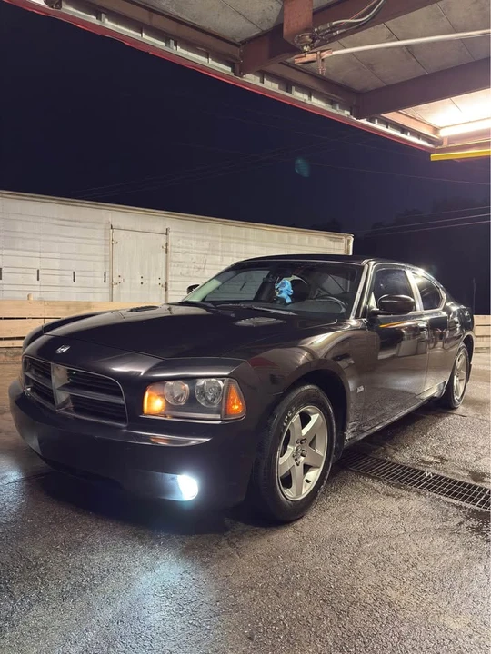 2010 Dodge Charger 6th Gen - Image 2 of 5
