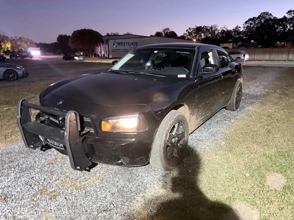 2010 Dodge Charger 6th Gen - Image 3 of 8