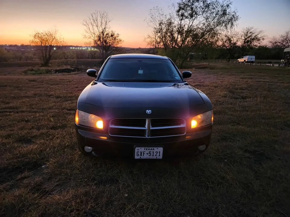 2010 Dodge Charger 6th Gen - Image 5 of 11