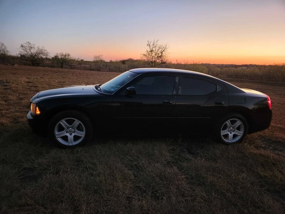 2010 Dodge Charger 6th Gen - Image 3 of 11