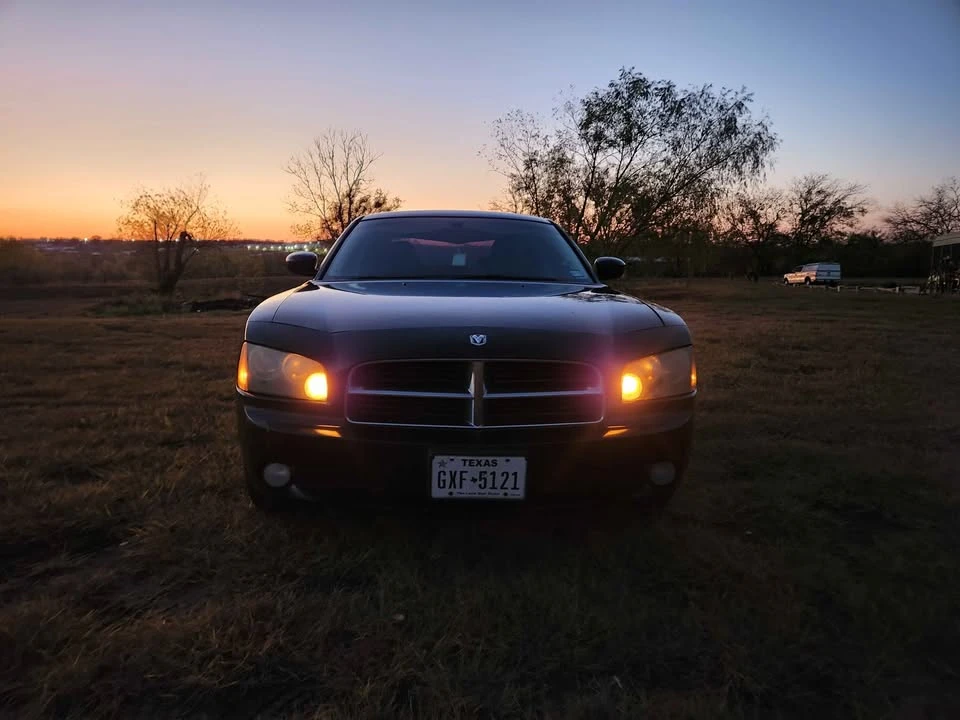 2010 Dodge Charger 6th Gen - Image 9 of 11