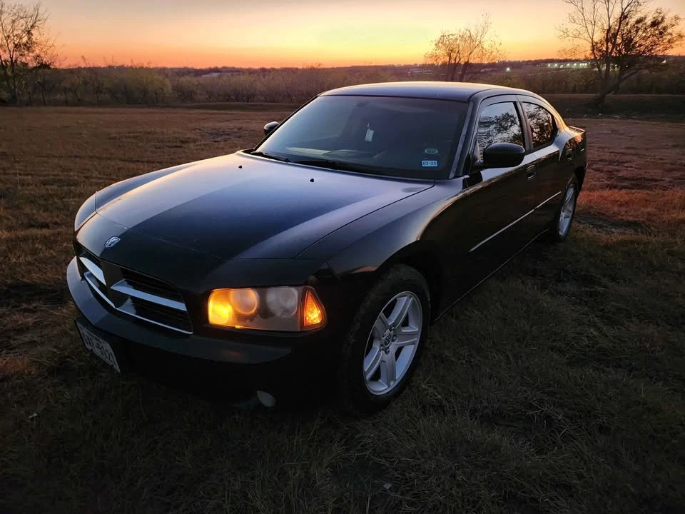 2010 Dodge Charger 6th Gen - Image 6 of 11