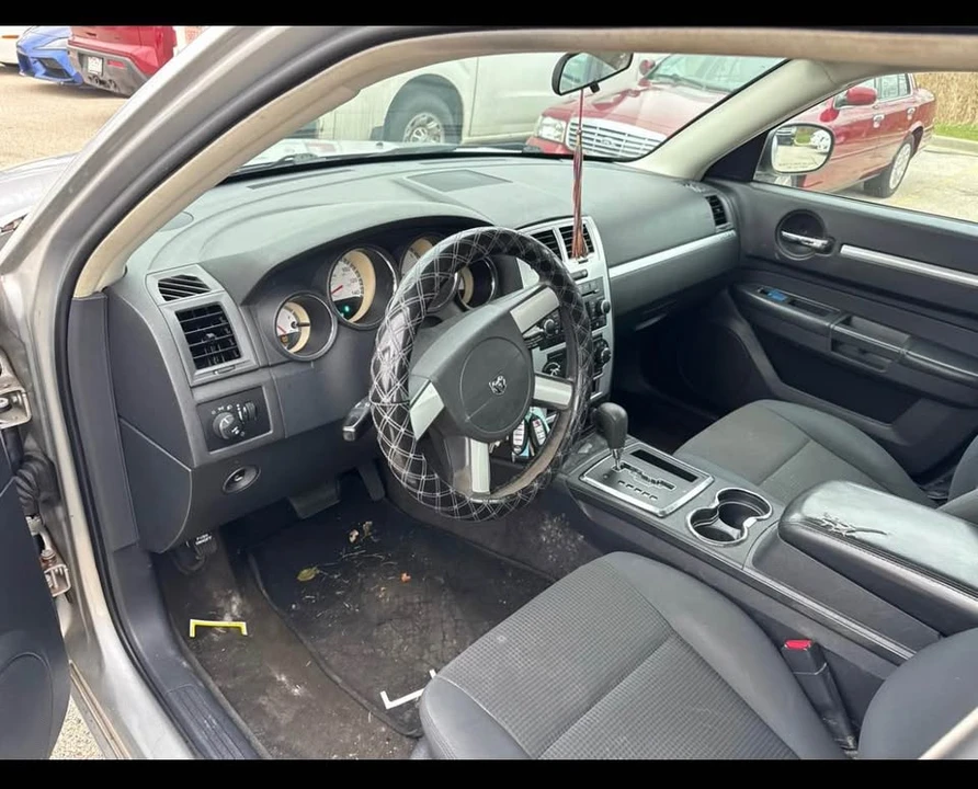 2010 Dodge Charger 6th Gen - Image 4 of 6