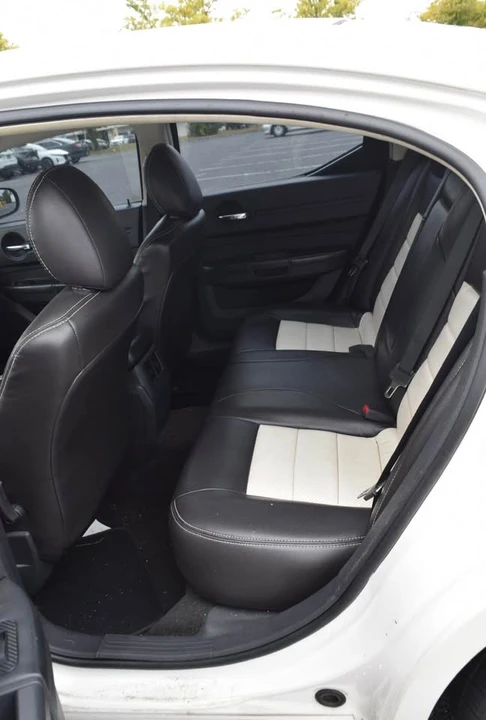 2010 Dodge Charger 6th Gen - Image 4 of 6