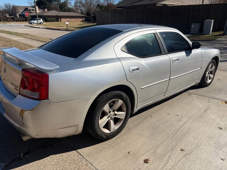 2010 Dodge Charger 6th Gen - Image 4 of 4