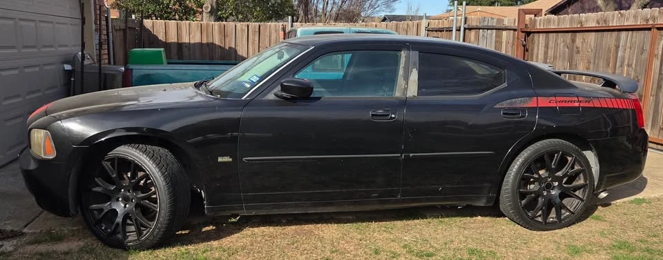 2010 Dodge Charger 6th Gen - Image 2 of 5