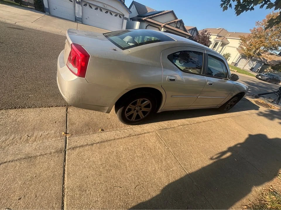 2010 Dodge Charger 6th Gen - Image 2 of 10