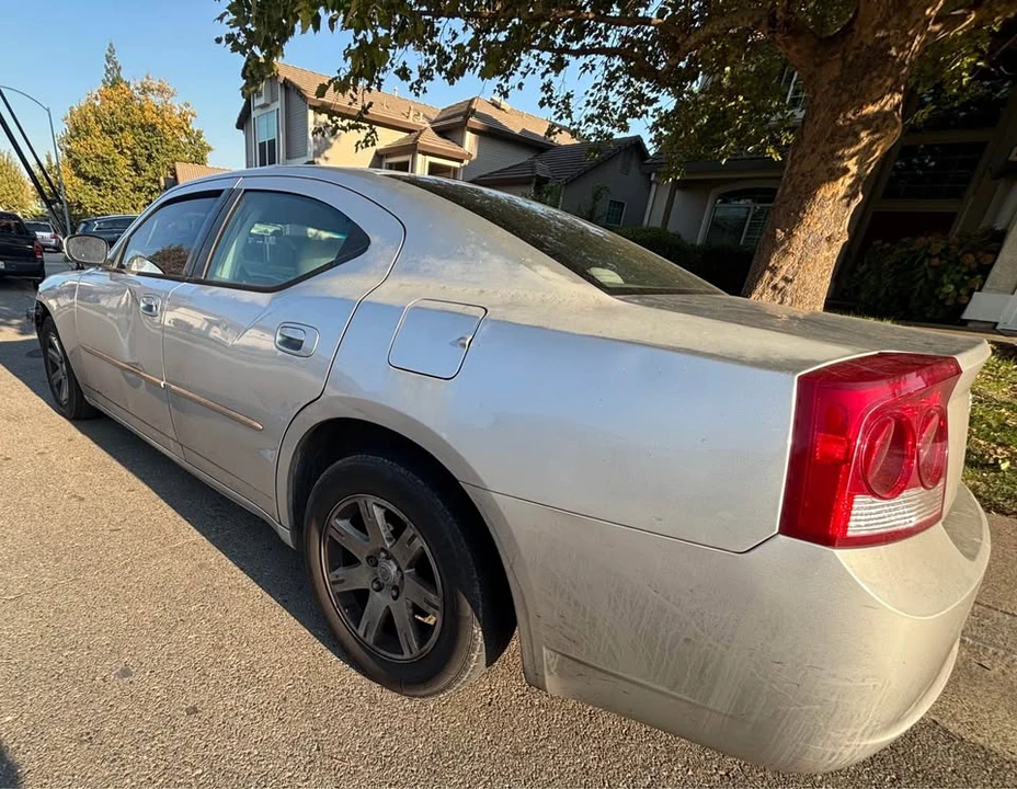 2010 Dodge Charger 6th Gen - Image 3 of 10