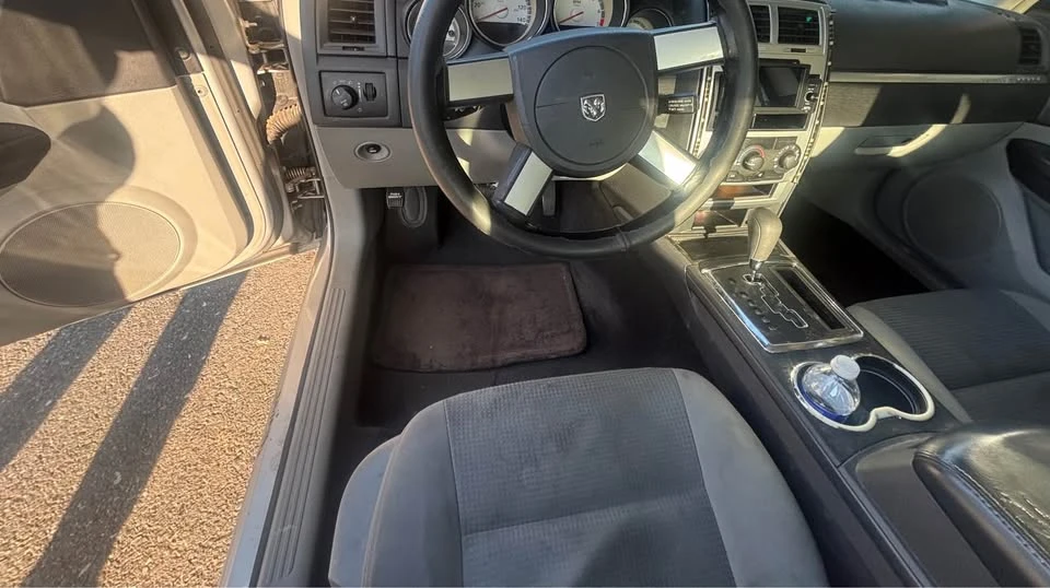 2010 Dodge Charger 6th Gen - Image 5 of 10