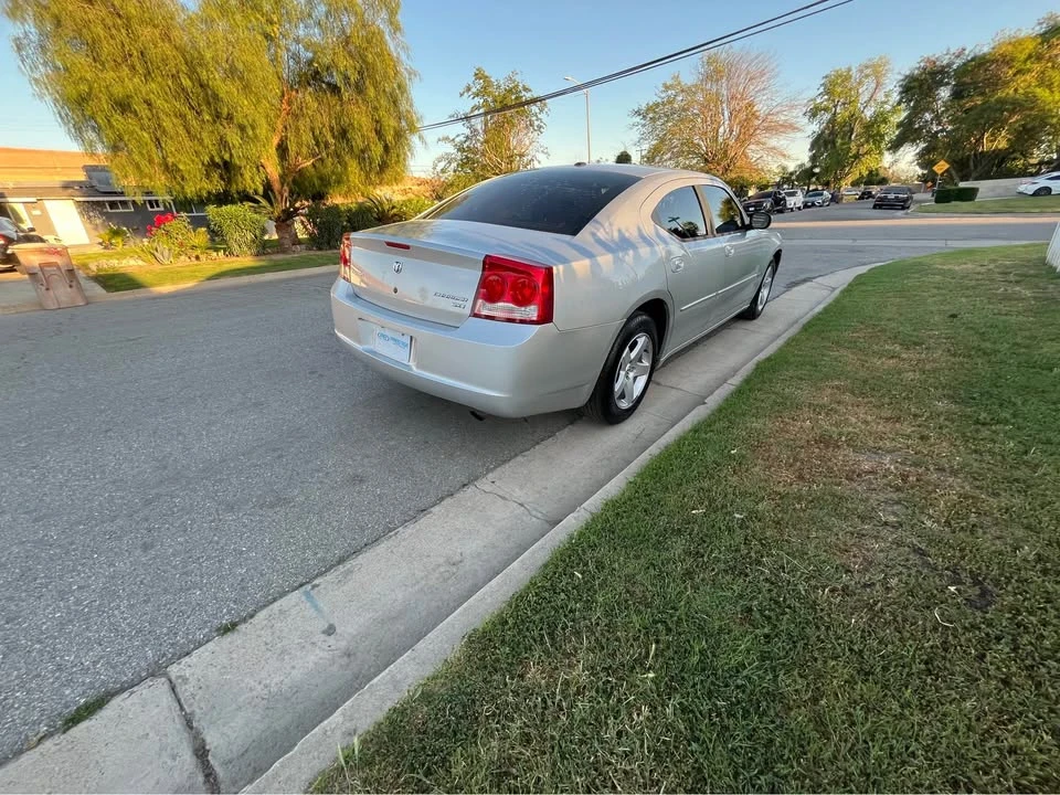 2010 Dodge Charger 6th Gen - Image 3 of 11
