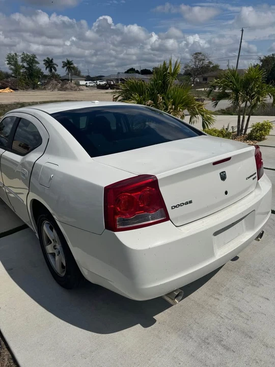 2010 Dodge Charger 6th Gen - Image 6 of 8