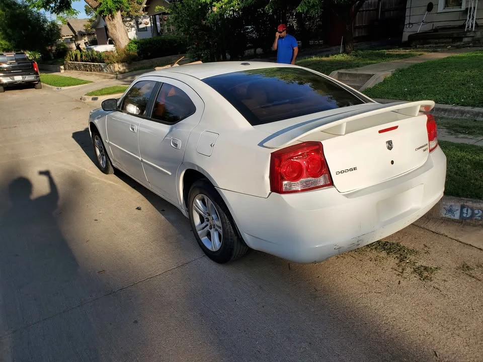 2010 Dodge Charger 6th Gen - Image 4 of 4