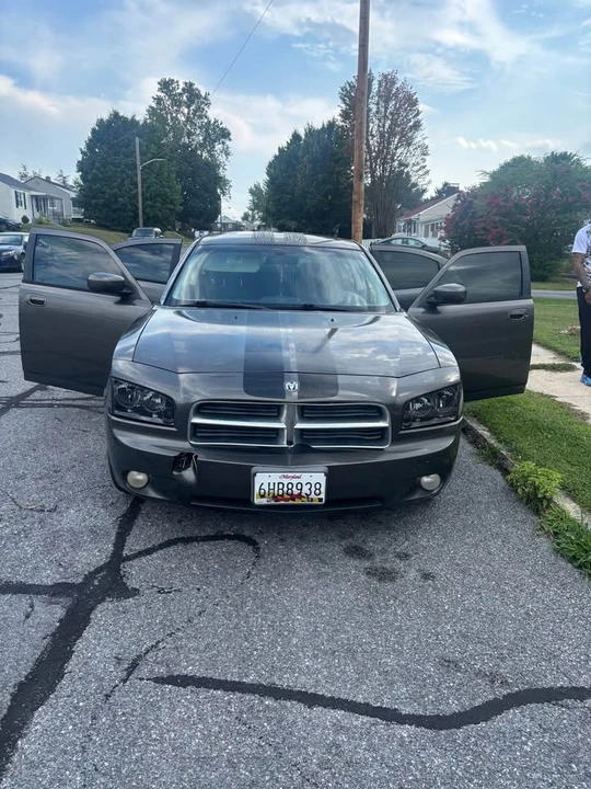 2010 Dodge Charger 6th Gen - Image 2 of 5