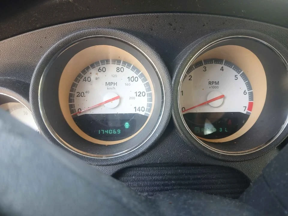 2010 Dodge Charger 6th Gen - Image 6 of 12