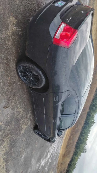 2010 Dodge Charger 6th Gen - Image 5 of 10