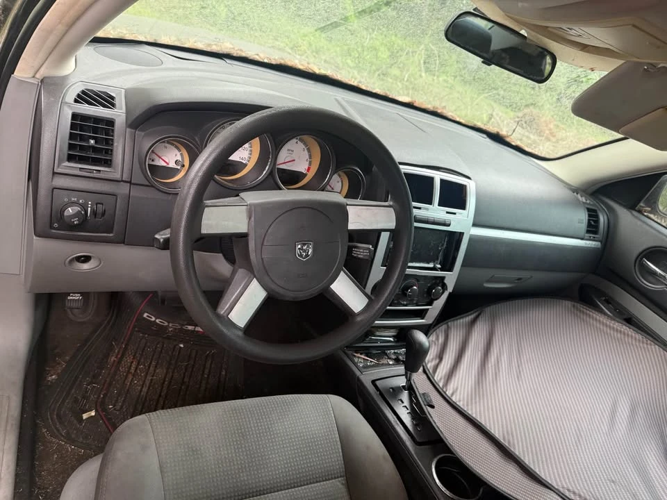 2010 Dodge Charger 6th Gen - Image 5 of 5