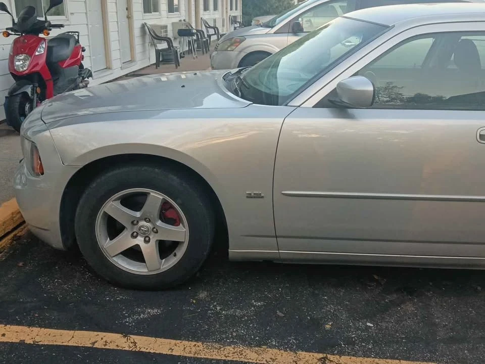 2010 Dodge Charger 6th Gen - Image 3 of 5