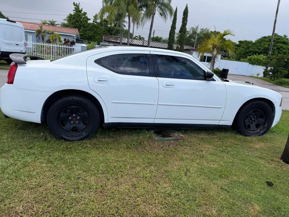 2010 Dodge Charger 6th Gen - Image 6 of 6