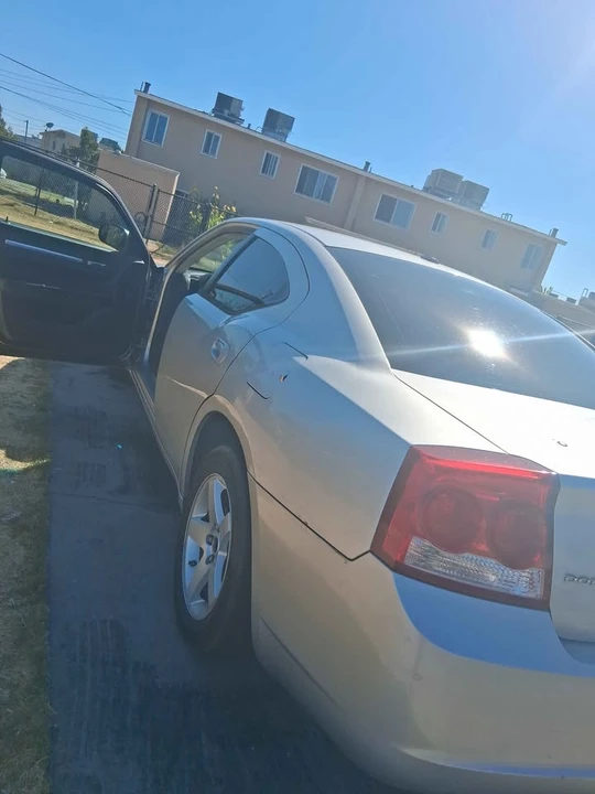 2010 Dodge Charger 6th Gen - Image 2 of 4