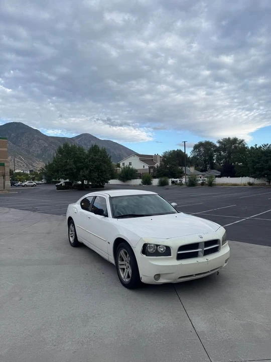 2010 Dodge Charger 6th Gen - Image 2 of 11