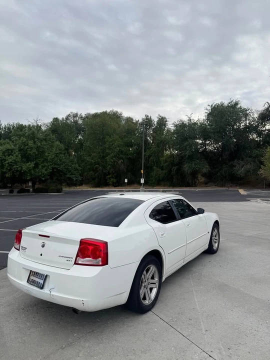 2010 Dodge Charger 6th Gen - Image 3 of 11