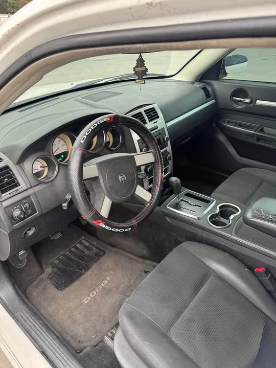 2010 Dodge Charger 6th Gen - Image 5 of 11