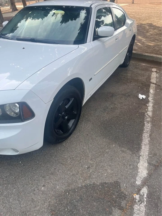 2010 Dodge Charger 6th Gen - Image 7 of 13