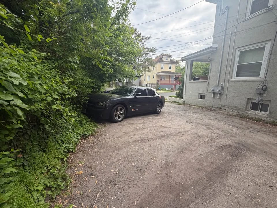 2010 Dodge Charger 6th Gen - Image 3 of 6
