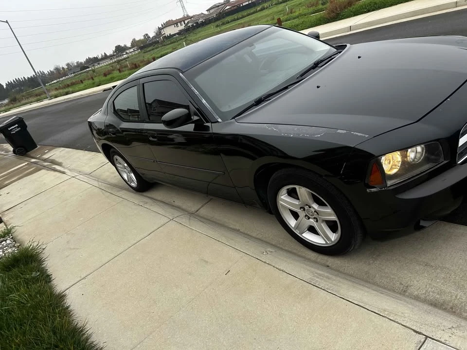 2010 Dodge Charger 6th Gen - Image 3 of 4